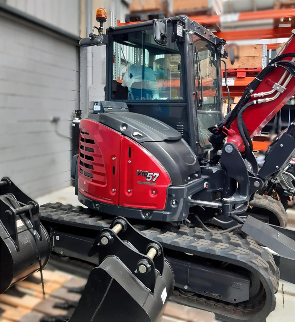 Foto 2 Miniexcavadora YANMAR VIO57-6B seminueva – 90 h | Entrega inmediata